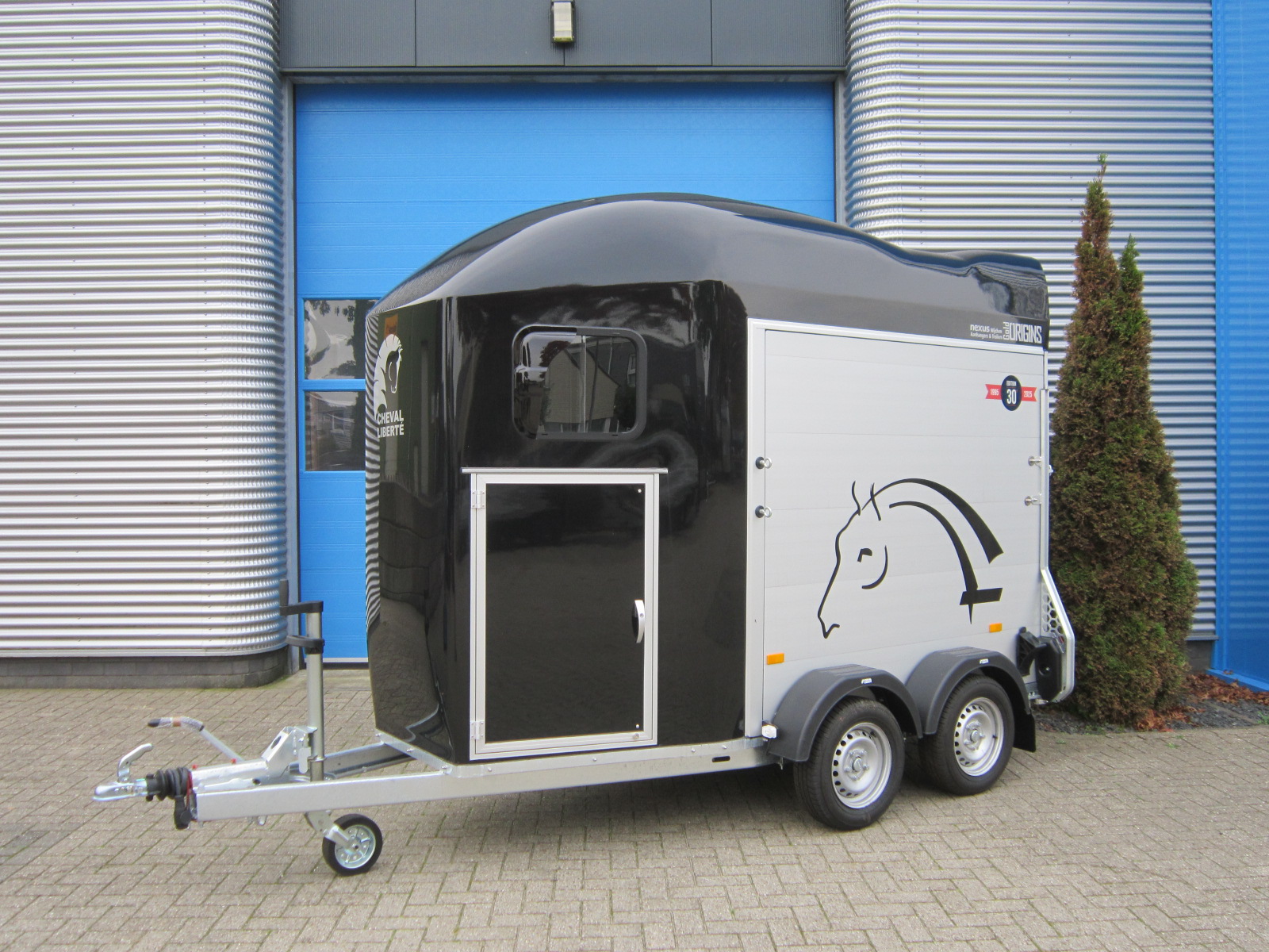 Cheval Liberte – Gold One Origins 1600 – 317x133x235