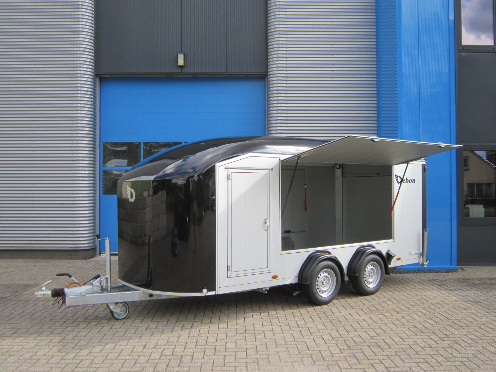 Debon – Roadster 900 met Zijklep(pen) Gesloten aanhangwagen Debon – Roadster 900 met Zijklep(pen) Gesloten aanhangwagen